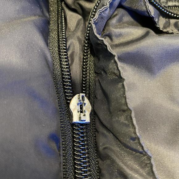 Umbro fill down black XL - Picture 4 of 13